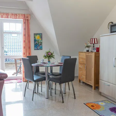 Inselblume 61 - Mit Balkon In Neue Tiefe Ferienhaus